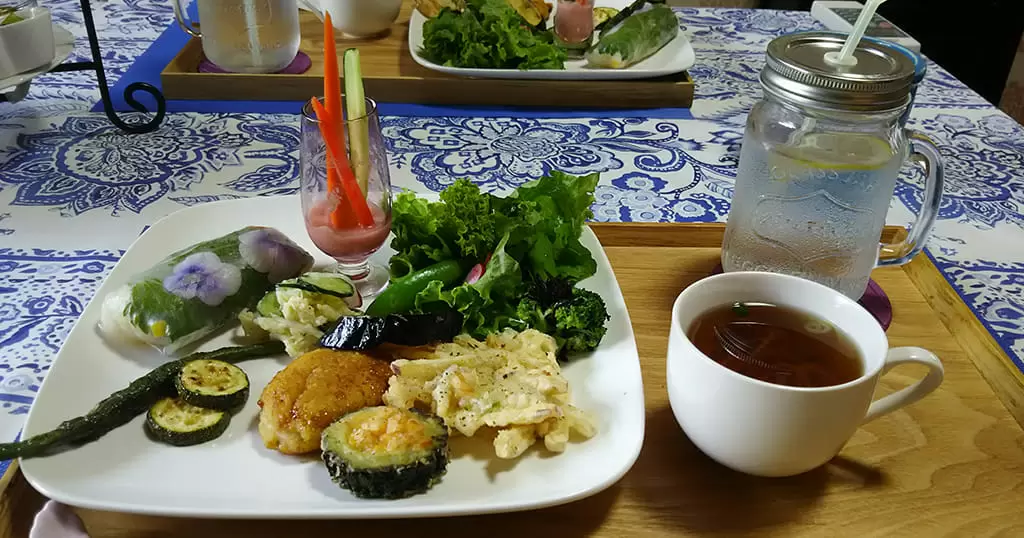 みつこcafe Dining 東温 カフェ 有機野菜たっぷりの彩り豊かなランチと優雅な空間 海賊つうしん