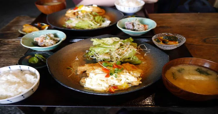 古家 新居浜 カフェ おしゃれな佇まいの古民家でからだに優しいヘルシーランチ 海賊つうしん