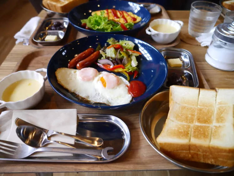 チロエズカフェ 新居浜 カフェ センス抜群のインテリアで美味しいモーニング 海賊つうしん