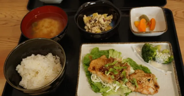 ニジカフェ Niji Cafe 新居浜 カフェ ママ必見の新居浜市カフェ 小さな子供連れでもウェルカム 海賊つうしん