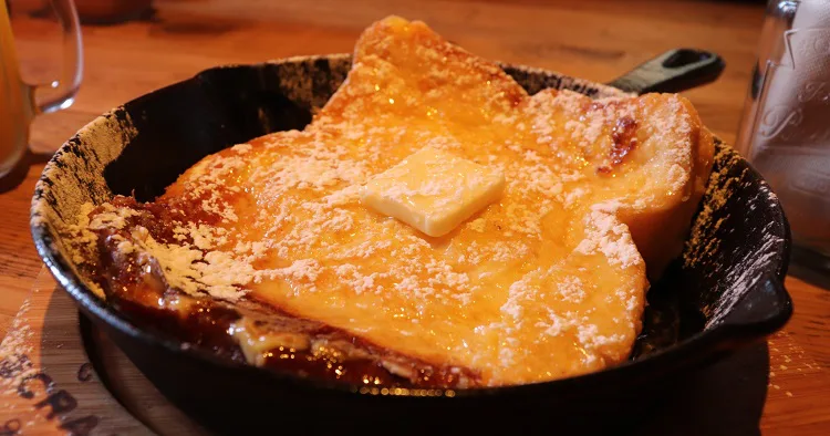 コーヒーアンドアイアンスクラップヤード 松山 カフェ アメリカンなカフェの絶品フレンチトーストとは 海賊つうしん