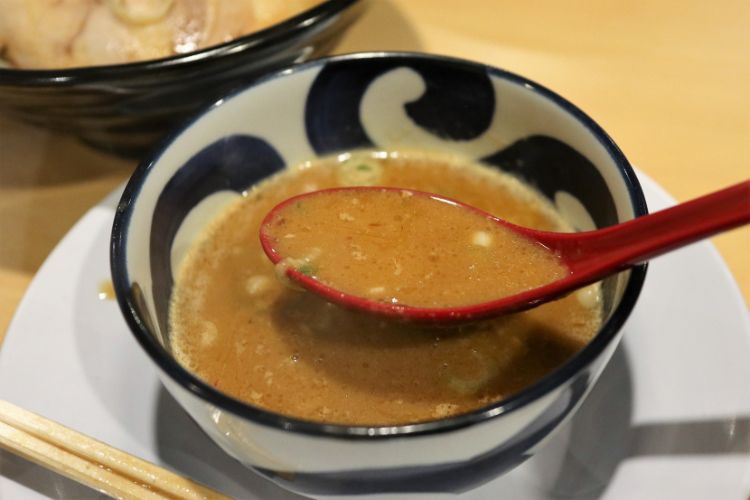 大河　魚介味噌つけ麺　スープ