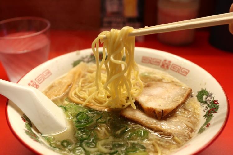 56　中華そば茶　麺リフト