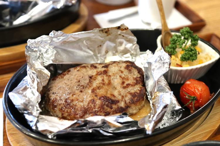 愛loveハンバーグ ハンバーグ アップ