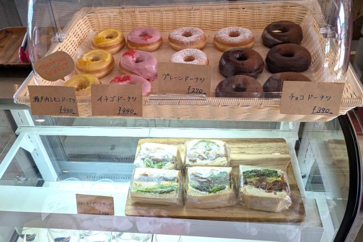 aloha 店内ショーケース