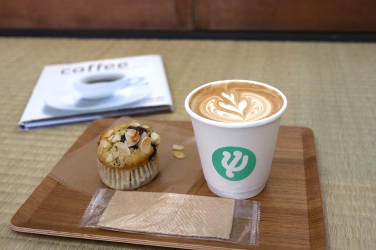 pusai　カフェラテ、米粉マフィン1