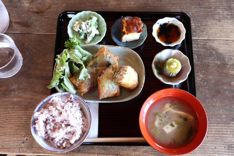 感食堂 日替わり