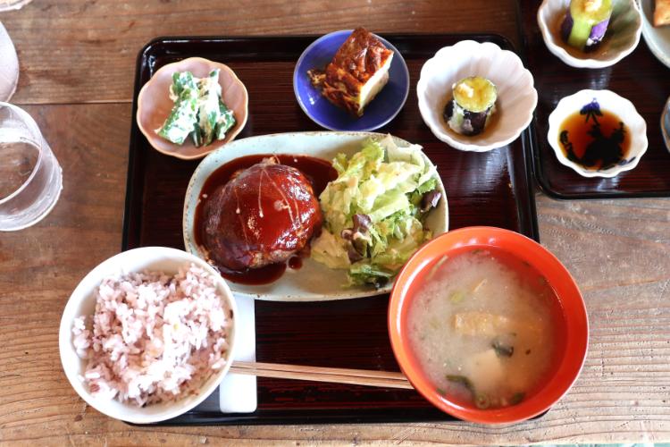 感食堂 ハンバーグ定食