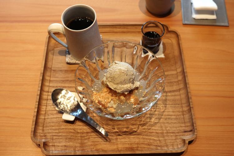 saji くず餅アイスのせ2