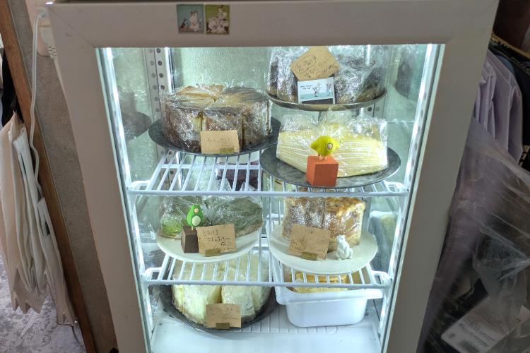 ブク　ショーケース