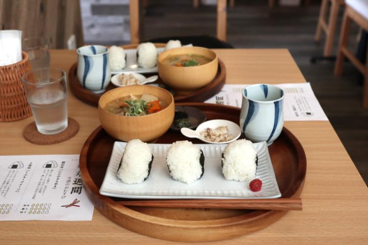 こむぎ　朝ごはん