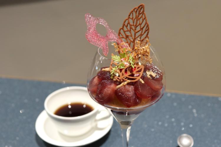 ロージー　パフェ　アップ