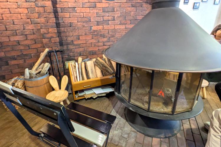 Mクレープ　暖炉