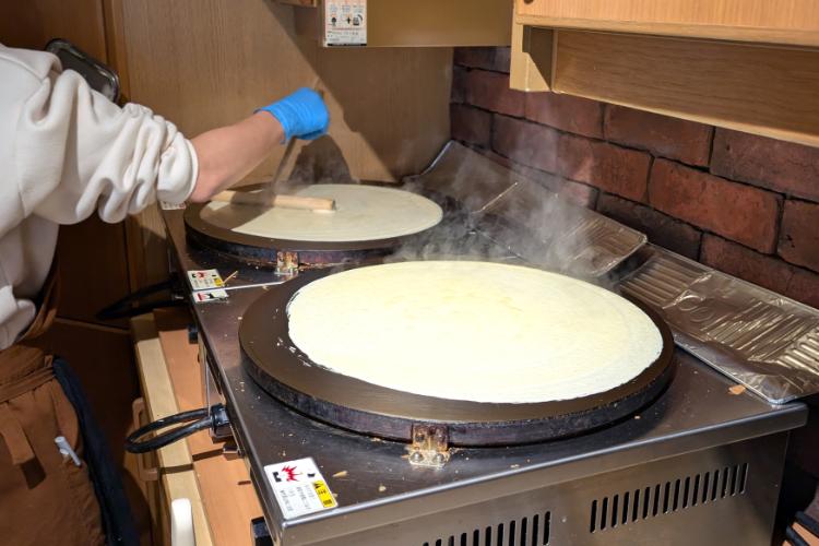 Mクレープ　焼き中