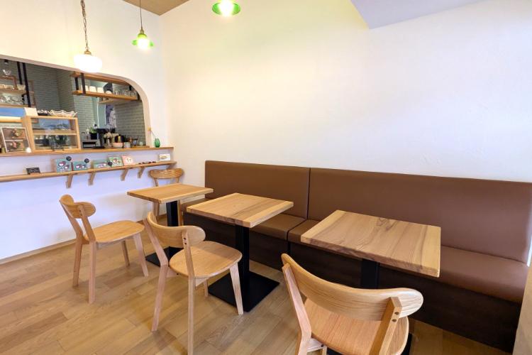 アンブリス テーブル席