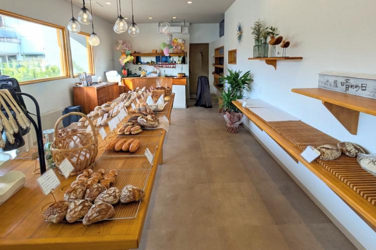 晴れの日　内観