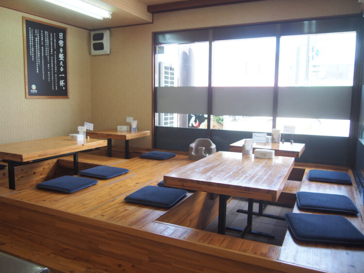 ピースポうどん保免店座敷席