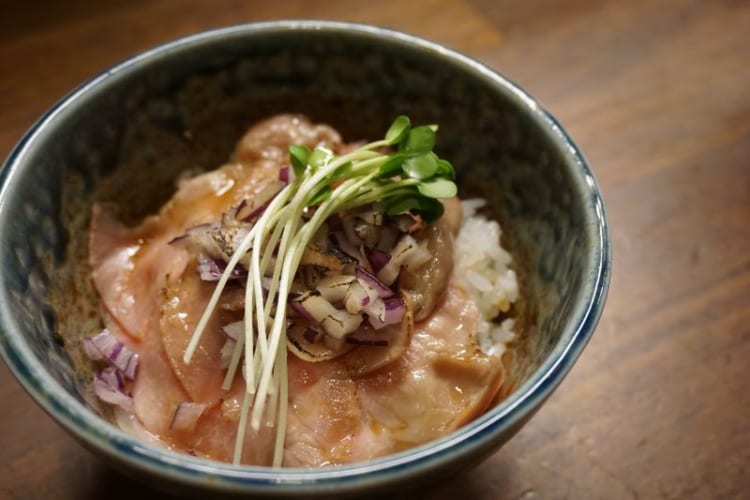 カム　チャーシュー丼２