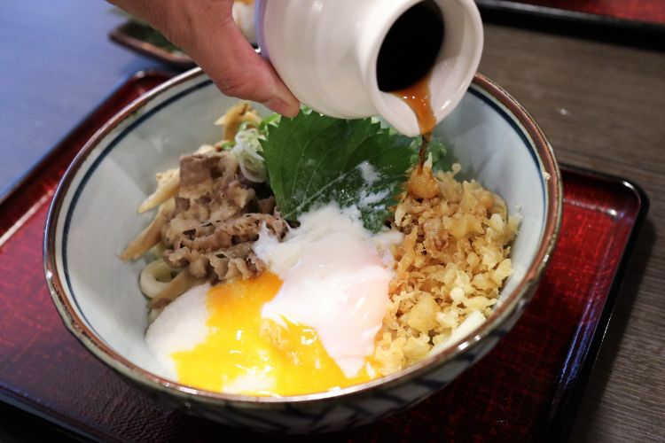 かめや温玉肉ぶっかけ6