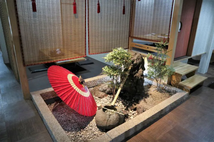 真と響末 松山 居酒屋 全席個室の和空間でいただく 居酒屋さんの贅沢ランチ 海賊つうしん