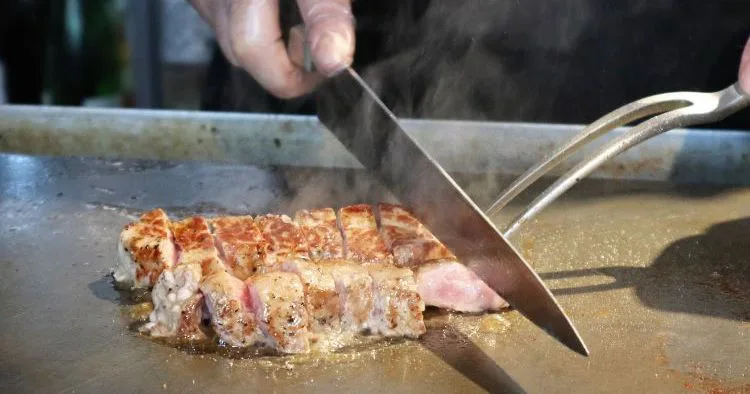 鉄板ダイニングゆう 松山 肉料理 松山市駅すぐ 美味しすぎるお肉にファン続出 海賊つうしん