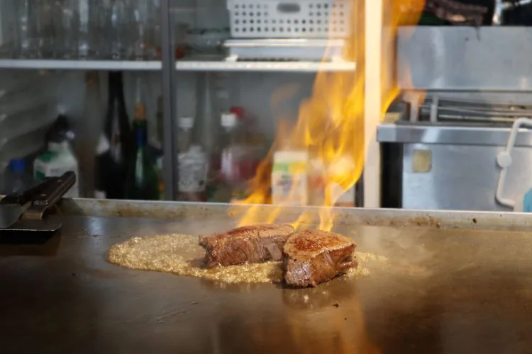 鉄板ダイニングゆう 松山 肉料理 松山市駅すぐ 美味しすぎるお肉にファン続出 海賊つうしん