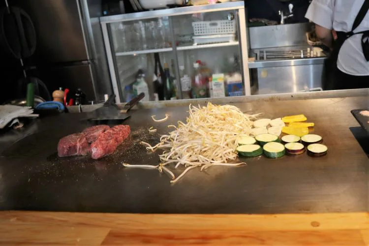 鉄板ダイニングゆう 松山 肉料理 松山市駅すぐ 美味しすぎるお肉にファン続出 海賊つうしん