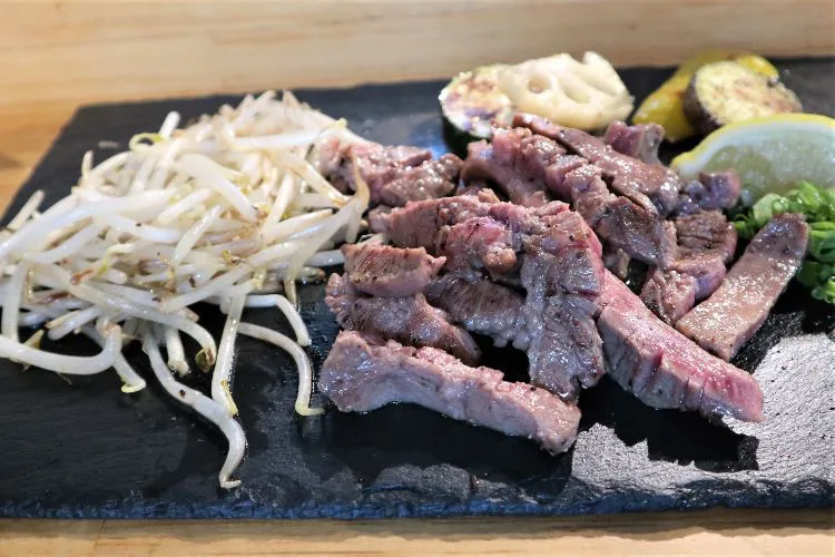 鉄板ダイニングゆう 松山 肉料理 松山市駅すぐ 美味しすぎるお肉にファン続出 海賊つうしん