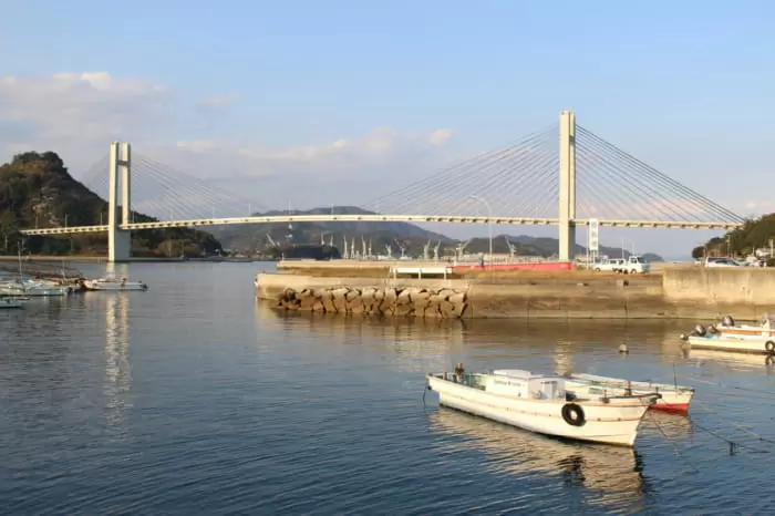 ブックカフェ オカッパ 上島町佐島 離島のリノベーション ブックカフェで過ごすのんびり時間 海賊つうしん