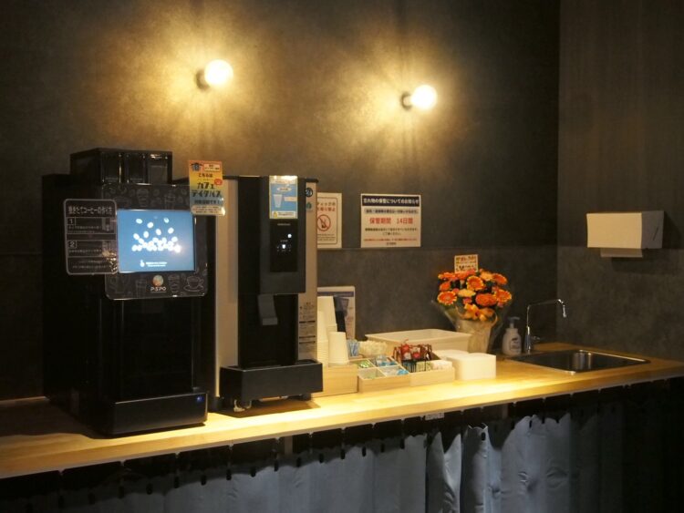 ピースポビリヤード・ダーツのカフェスペース