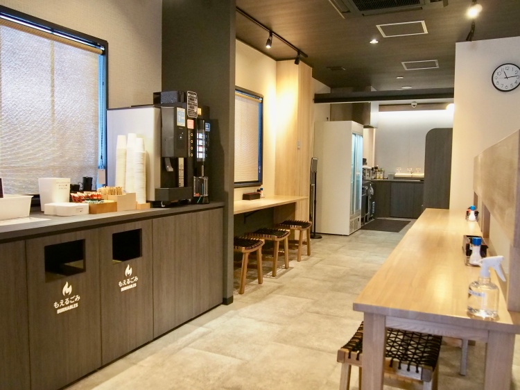 PSPO（ピースポ）愛大前店セルフうどん内装