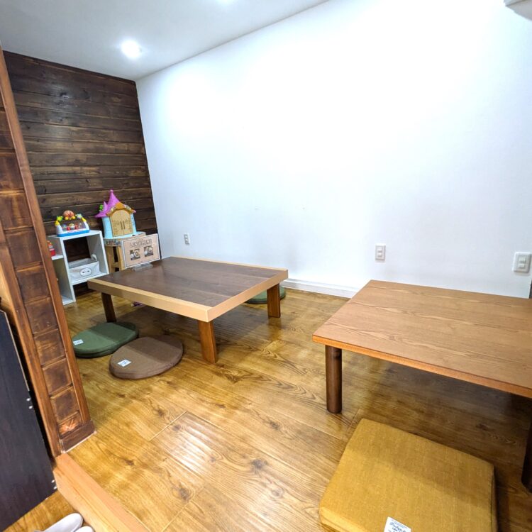 CAFE88 店内1