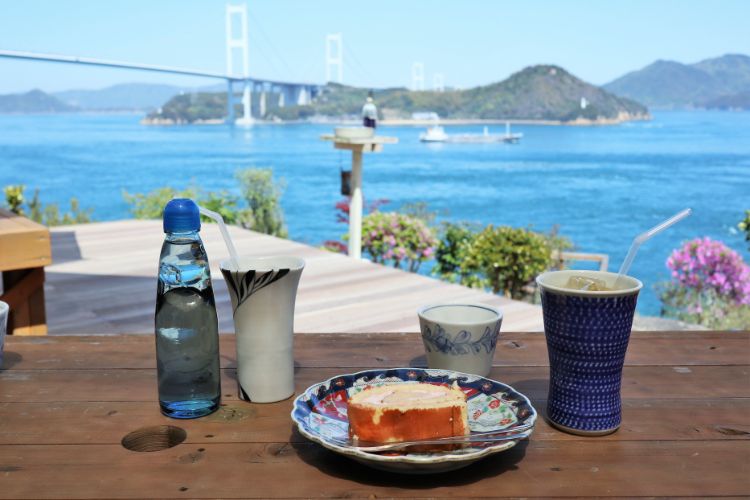 海の見えるカフェ　食事