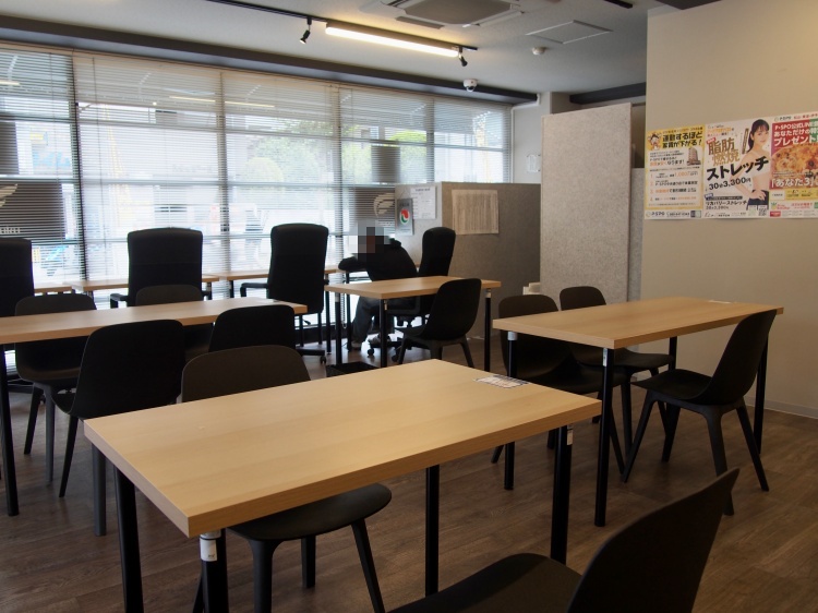 PSPO（ピースポ）平和通り店イートインスペース1