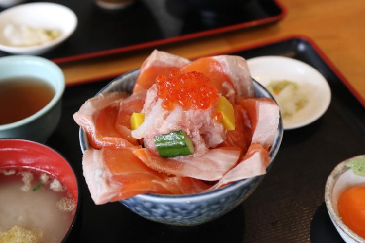 市場食堂ゑびす丸　サーモン丼2